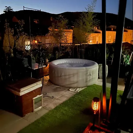 - Appt Climatise Avec Jacuzzi *